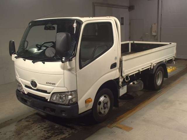 TOYOTA DYNA 2019