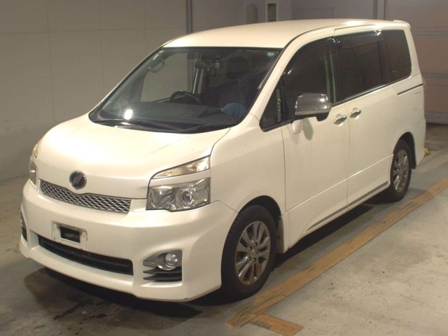 TOYOTA VOXY 2012