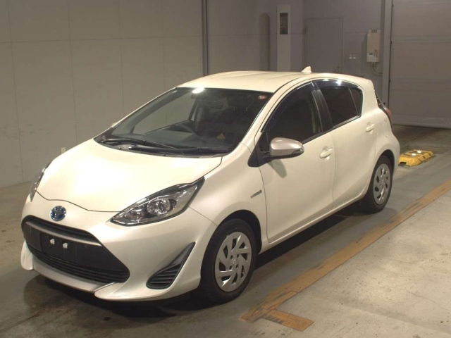 TOYOTA AQUA 2018