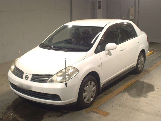 NISSAN TIIDA LATIO