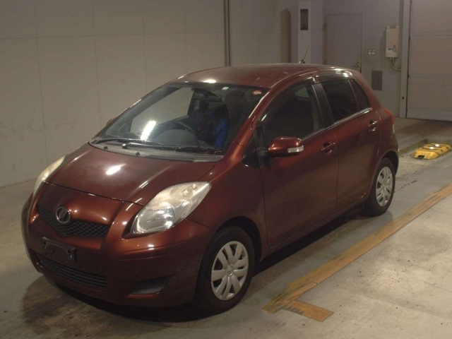 TOYOTA VITZ 2010