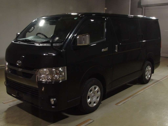 TOYOTA HIACE VAN 2020