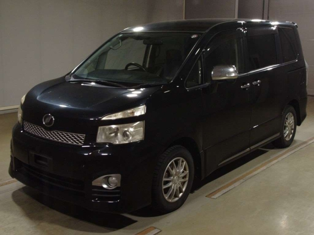 TOYOTA VOXY 2012
