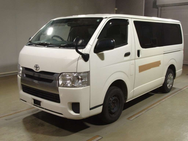 TOYOTA HIACE VAN 2019