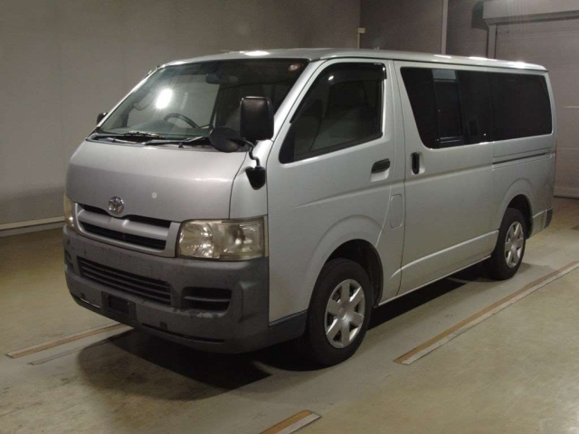 TOYOTA HIACE VAN 2005