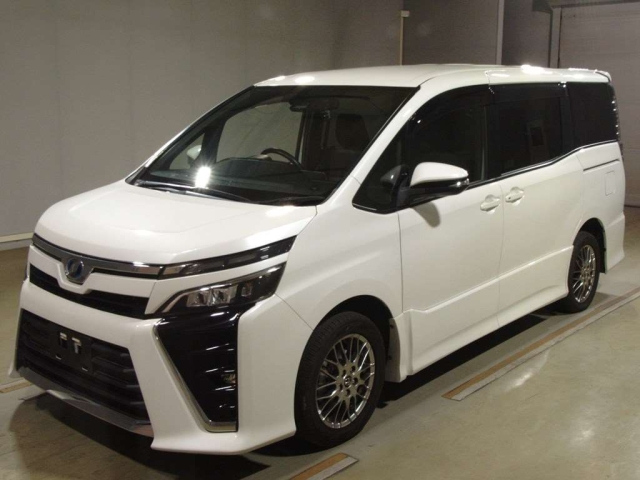 TOYOTA VOXY 2017