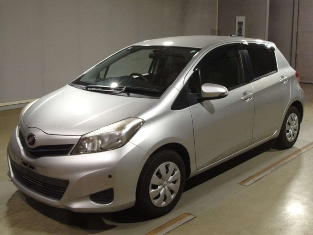TOYOTA VITZ 2012
