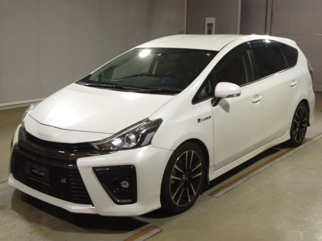 TOYOTA PRIUS ALPHA 2018