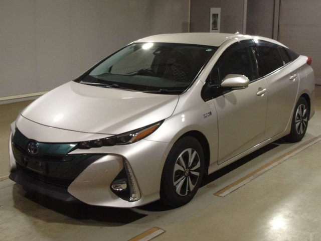 TOYOTA PRIUS PHV
