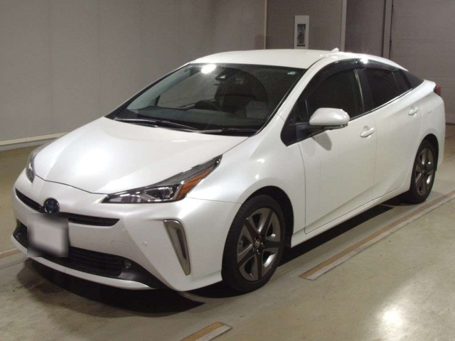 TOYOTA PRIUS 2021