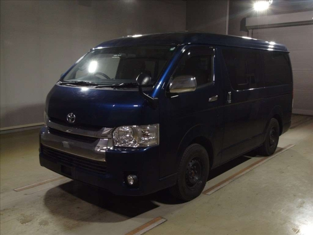 TOYOTA HIACE VAN 2020
