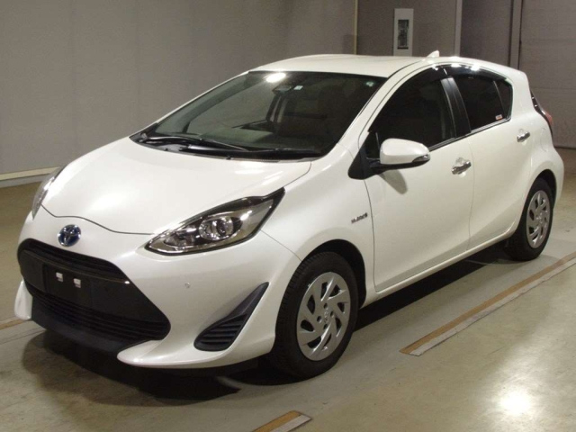 TOYOTA AQUA 2018