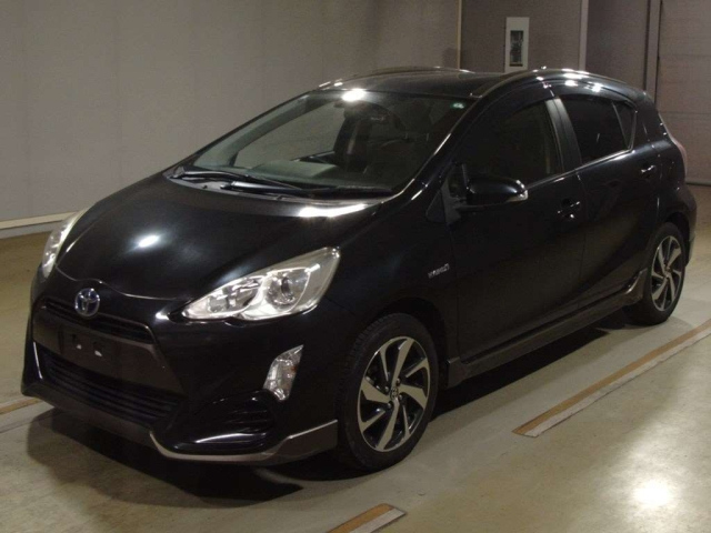 TOYOTA AQUA 2015