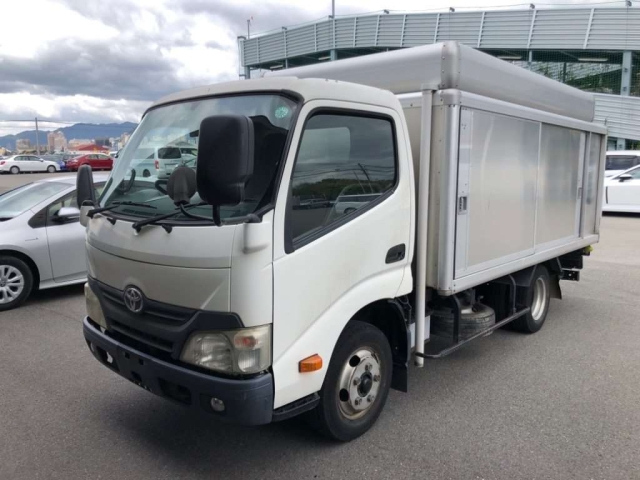 TOYOTA DYNA