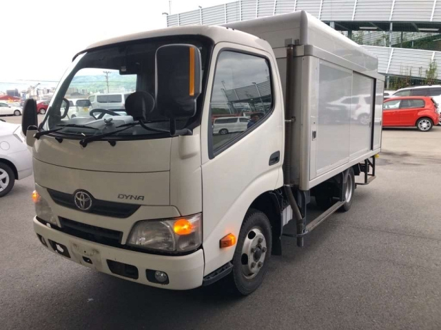 TOYOTA DYNA 2015
