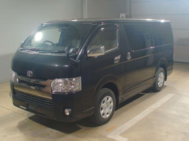 TOYOTA HIACE VAN 2020