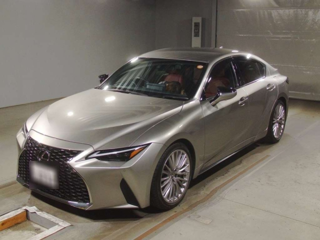 LEXUS IS 2021