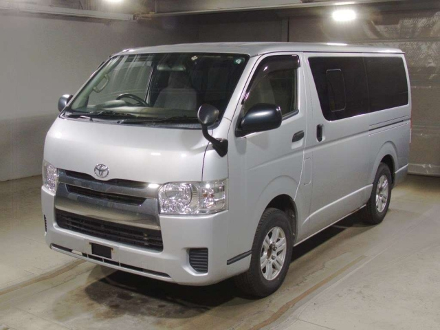 TOYOTA HIACE VAN 2016