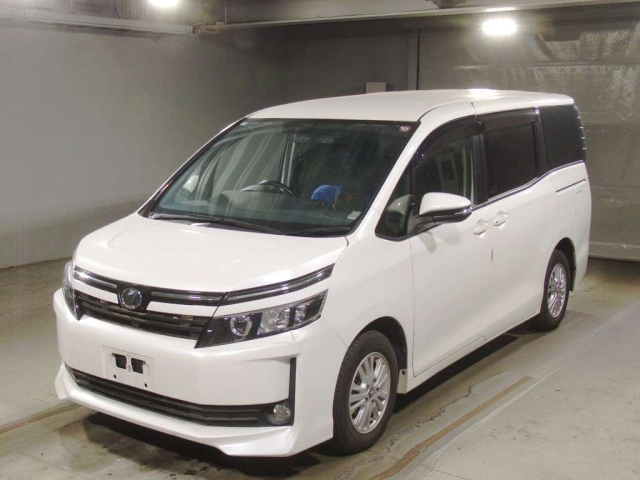 TOYOTA VOXY 2015