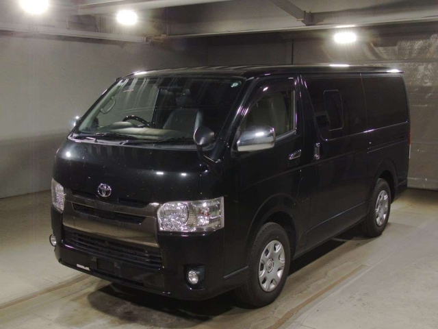 TOYOTA HIACE VAN 2018