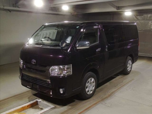 TOYOTA HIACE VAN