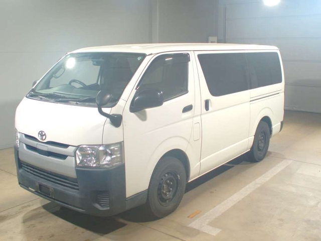 TOYOTA HIACE VAN 2018