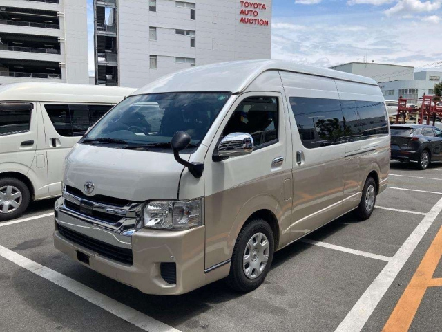 TOYOTA HIACE 2019