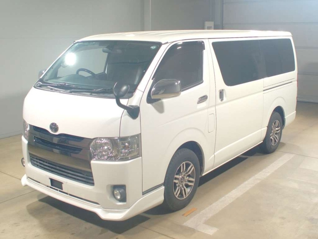 TOYOTA HIACE VAN