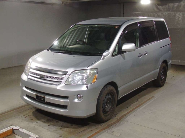 TOYOTA NOAH 2006