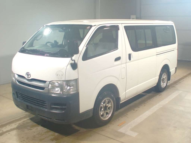 TOYOTA HIACE VAN 2009