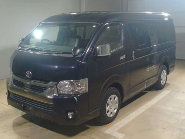 TOYOTA HIACE VAN 2020