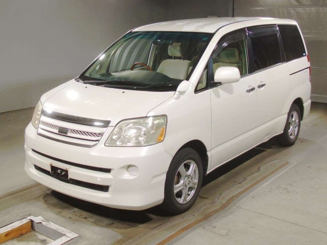 TOYOTA NOAH 2007