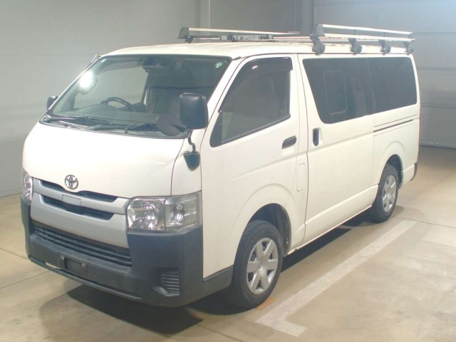 TOYOTA HIACE VAN 2020