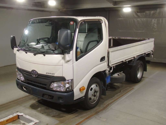 TOYOTA DYNA 2018