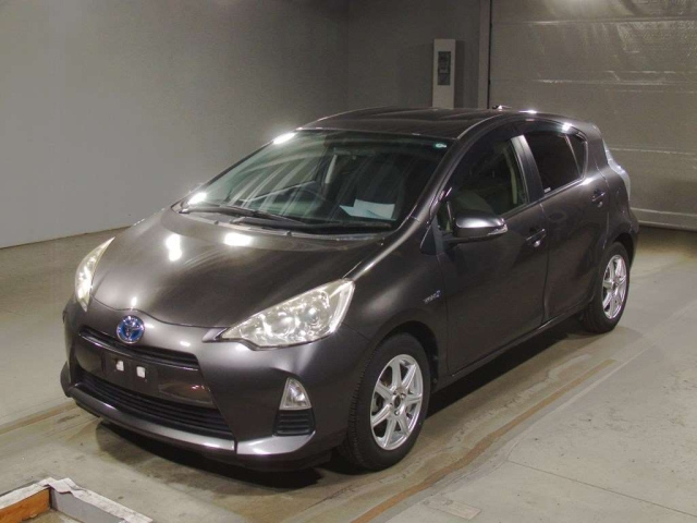 TOYOTA AQUA 2013