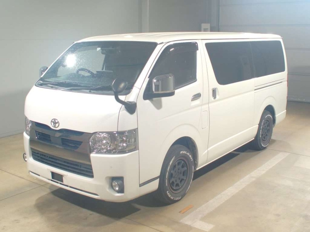 TOYOTA HIACE VAN 2020