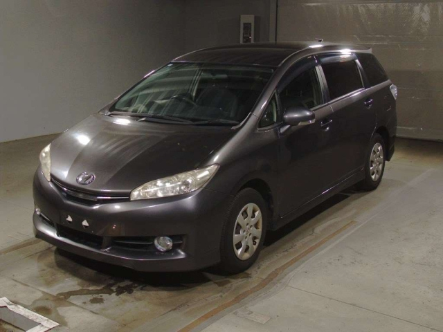 TOYOTA WISH 2013