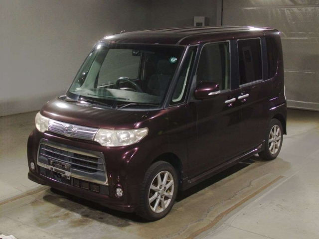 DAIHATSU TANTO 2011