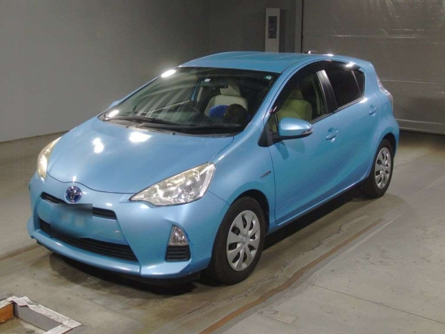 TOYOTA AQUA 2012