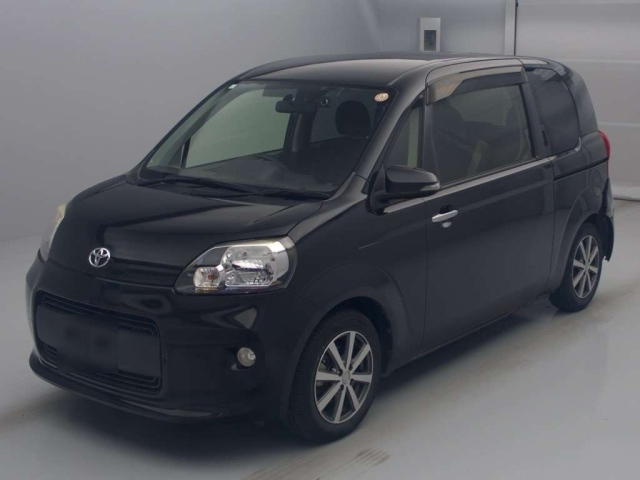 TOYOTA PORTE 2015