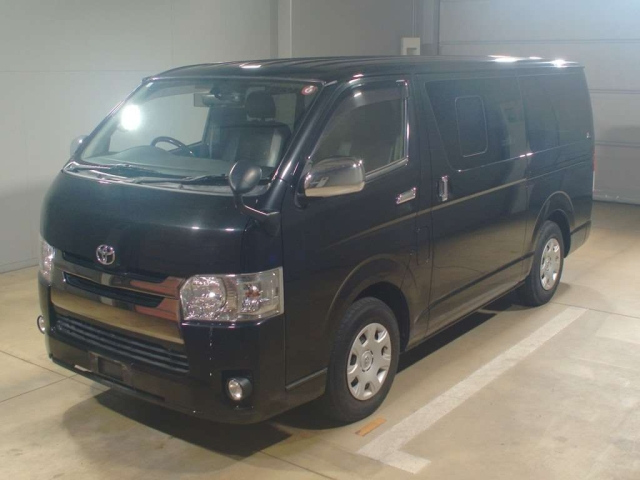 TOYOTA HIACE VAN 2016
