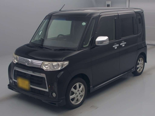 DAIHATSU TANTO 2011