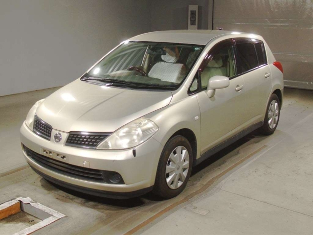 NISSAN TIIDA 2005