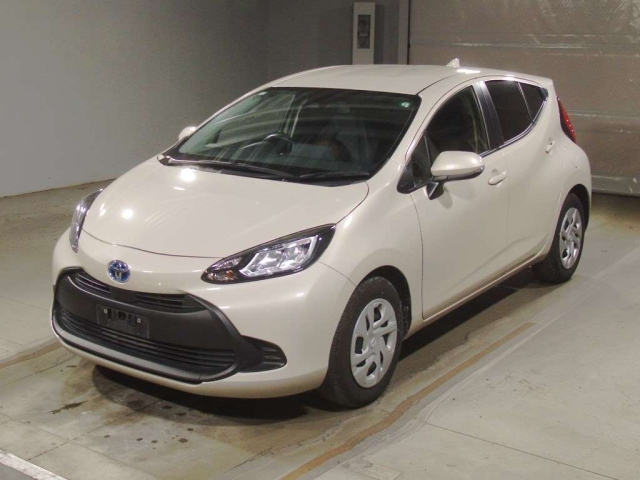 TOYOTA AQUA 2022