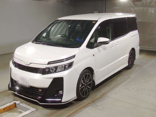 TOYOTA VOXY 2019