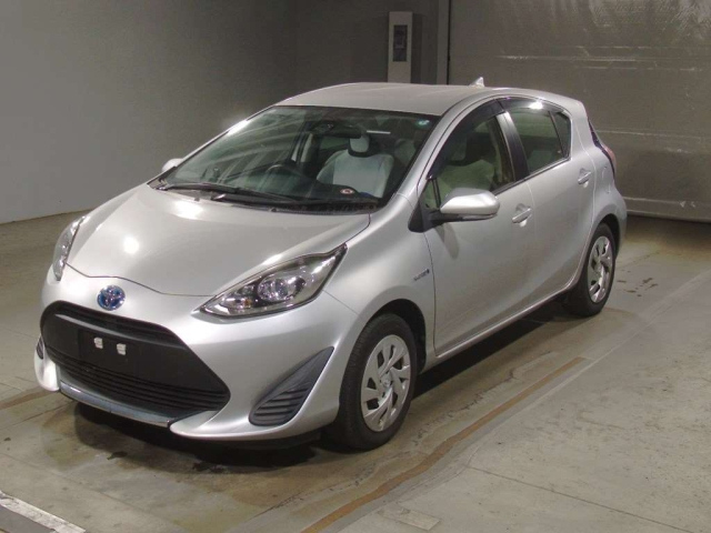 TOYOTA AQUA 2020