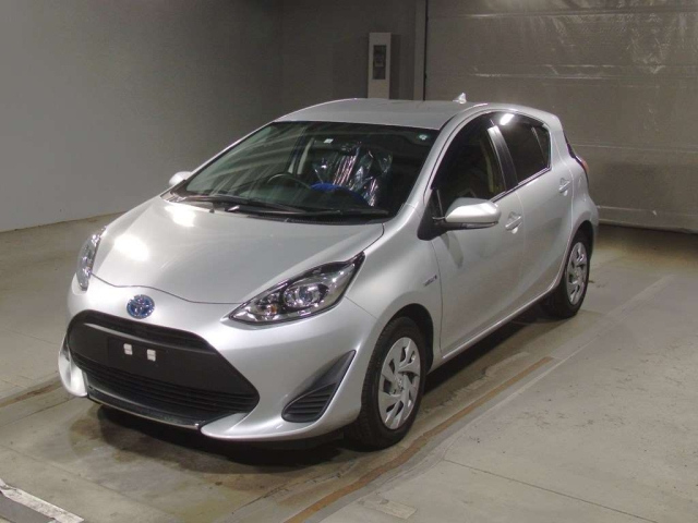 TOYOTA AQUA 2020
