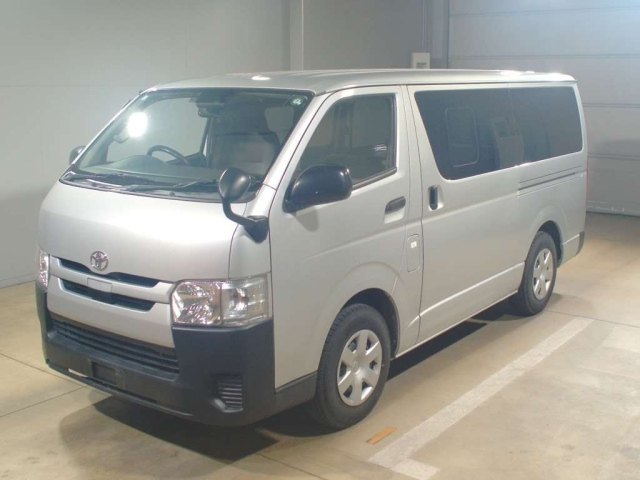 TOYOTA REGIUS ACE VAN 2018