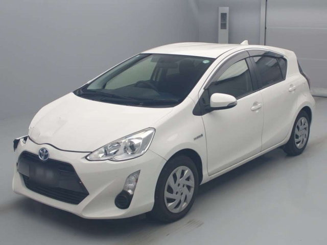 TOYOTA AQUA 2015