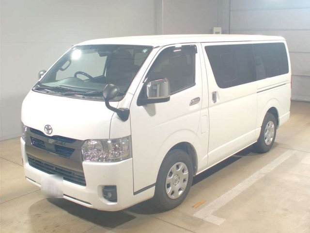 TOYOTA HIACE VAN 2024